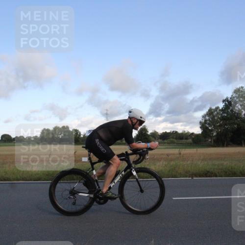 25.08.2024 - Elbe Triathlon Hamburg Fuchs,  Jonas http://msf.ph/oto/6830897 25.08.2024 09:26:53 Radfahren 185, 409, 282 meine-sportfotos.de