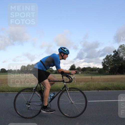 25.08.2024 - Elbe Triathlon Hamburg Fuchs,  Jonas http://msf.ph/oto/6830900 25.08.2024 09:26:55 Radfahren 185, 409, 282 meine-sportfotos.de