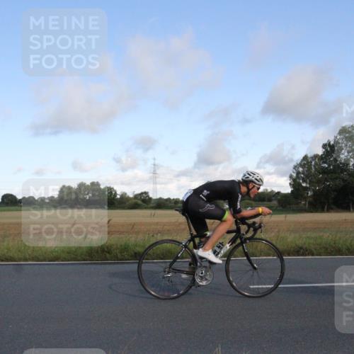 25.08.2024 - Elbe Triathlon Hamburg Fuchs,  Jonas http://msf.ph/oto/6830975 25.08.2024 09:28:01 Radfahren 141, 41, 233, 150, 69 meine-sportfotos.de