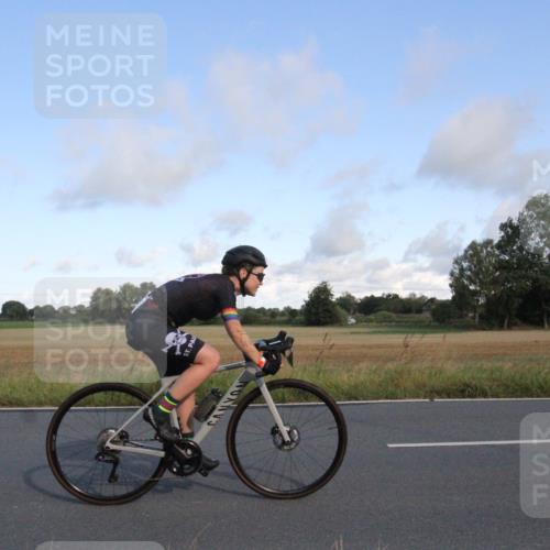 25.08.2024 - Elbe Triathlon Hamburg Fuchs,  Jonas http://msf.ph/oto/6830980 25.08.2024 09:28:05 Radfahren 41, 233, 150, 69, 207, 435, 417 meine-sportfotos.de