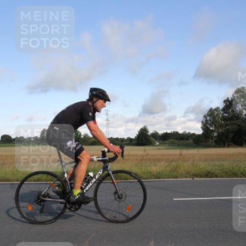 25.08.2024 - Elbe Triathlon Hamburg Fuchs,  Jonas http://msf.ph/oto/6831000 25.08.2024 09:28:10 Radfahren 150, 69, 207, 435, 417, 55, 270 meine-sportfotos.de