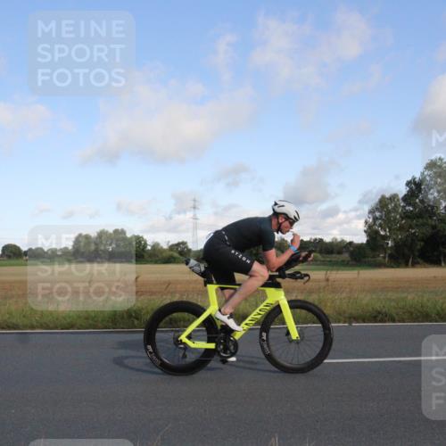 25.08.2024 - Elbe Triathlon Hamburg Fuchs,  Jonas http://msf.ph/oto/6831033 25.08.2024 09:28:33 Radfahren 431, 368, 421, 333, 341, 130 meine-sportfotos.de