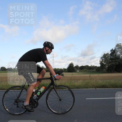 25.08.2024 - Elbe Triathlon Hamburg Fuchs,  Jonas http://msf.ph/oto/6831068 25.08.2024 09:28:44 Radfahren 388, 251, 384, 90, 290, 376, 381 meine-sportfotos.de