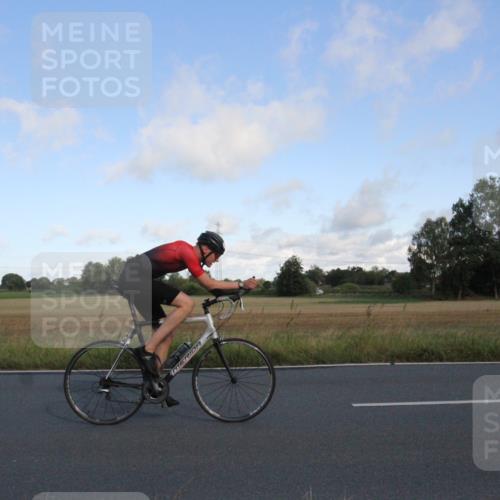 25.08.2024 - Elbe Triathlon Hamburg Fuchs,  Jonas http://msf.ph/oto/6831071 25.08.2024 09:28:45 Radfahren 388, 251, 384, 90, 290, 376, 381 meine-sportfotos.de