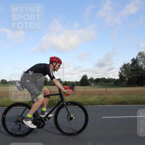 25.08.2024 - Elbe Triathlon Hamburg Fuchs,  Jonas http://msf.ph/oto/6831076 25.08.2024 09:28:47 Radfahren 388, 251, 384, 90, 290, 376, 381, 317 meine-sportfotos.de