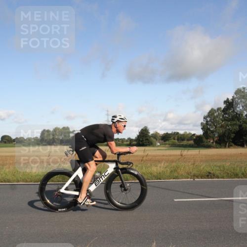 25.08.2024 - Elbe Triathlon Hamburg Fuchs,  Jonas http://msf.ph/oto/6831177 25.08.2024 09:29:50 Radfahren 66, 447, 98, 407, 138, 385, 401, 305 meine-sportfotos.de