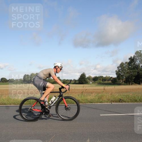 25.08.2024 - Elbe Triathlon Hamburg Fuchs,  Jonas http://msf.ph/oto/6831182 25.08.2024 09:29:50 Radfahren 66, 447, 98, 407, 138, 385, 401, 305 meine-sportfotos.de
