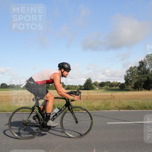 25.08.2024 - Elbe Triathlon Hamburg Fuchs,  Jonas http://msf.ph/oto/6831206 25.08.2024 09:29:56 Radfahren 447, 98, 407, 138, 385, 401, 305, 101 meine-sportfotos.de