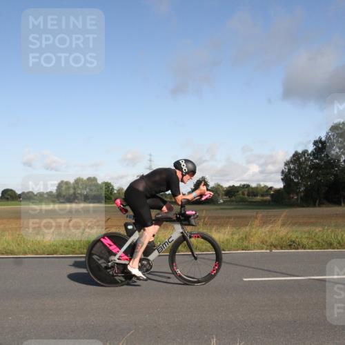 25.08.2024 - Elbe Triathlon Hamburg Fuchs,  Jonas http://msf.ph/oto/6831294 25.08.2024 09:30:45 Radfahren 250, 70, 44, 304, 362 meine-sportfotos.de