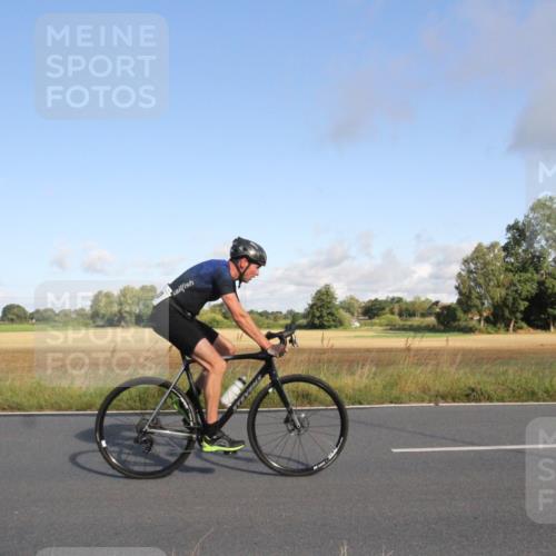 25.08.2024 - Elbe Triathlon Hamburg Fuchs,  Jonas http://msf.ph/oto/6831309 25.08.2024 09:31:01 Radfahren 383, 145, 400, 254, 271, 67, 113 meine-sportfotos.de