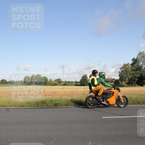 25.08.2024 - Elbe Triathlon Hamburg Fuchs,  Jonas http://msf.ph/oto/6831350 25.08.2024 09:31:11 Radfahren 271, 67, 113, 136, 187, 257, 302, 307, 312, 482 meine-sportfotos.de