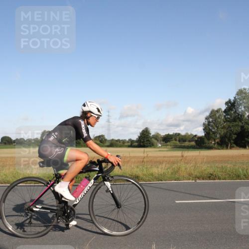 25.08.2024 - Elbe Triathlon Hamburg Fuchs,  Jonas http://msf.ph/oto/6831556 25.08.2024 09:32:54 Radfahren 274, 144, 146, 393, 382 meine-sportfotos.de