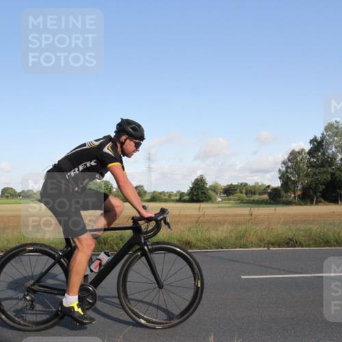 25.08.2024 - Elbe Triathlon Hamburg Fuchs,  Jonas http://msf.ph/oto/6831619 25.08.2024 09:33:41 Radfahren 181, 316, 326, 156, 126, 228, 352 meine-sportfotos.de