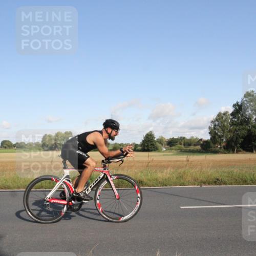 25.08.2024 - Elbe Triathlon Hamburg Fuchs,  Jonas http://msf.ph/oto/6831638 25.08.2024 09:33:46 Radfahren 316, 326, 156, 126, 228, 352, 1851, 234 meine-sportfotos.de