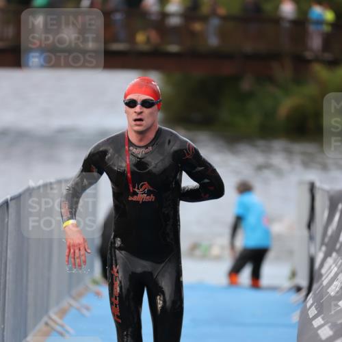 25.08.2024 - Elbe Triathlon Hamburg H.Heesch http://msf.ph/oto/6831677 25.08.2024 08:29:59 Schwimmen 37, 68, 78, 79, 82, 95 meine-sportfotos.de