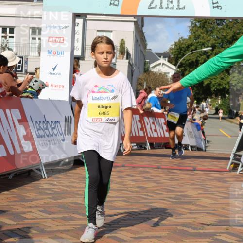 25.08.2024 - 20. Blankeneser Heldenlauf Strokosch-Dieckow http://msf.ph/oto/6831683 25.08.2024 10:26:46 Ziel 6014, 6484, 6485 meine-sportfotos.de