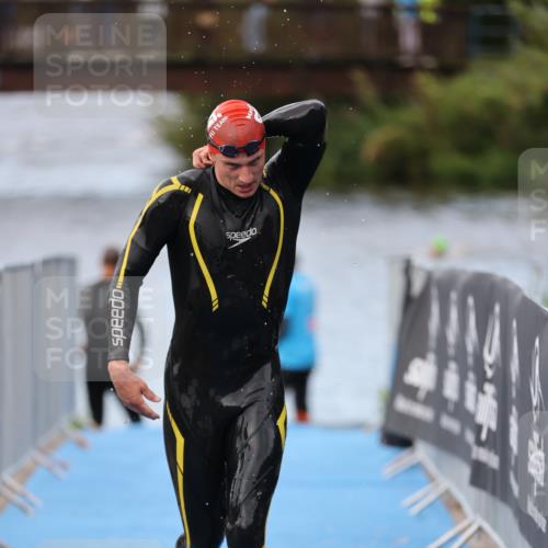 25.08.2024 - Elbe Triathlon Hamburg H.Heesch http://msf.ph/oto/6831950 25.08.2024 08:30:19 Schwimmen 37, 82 meine-sportfotos.de