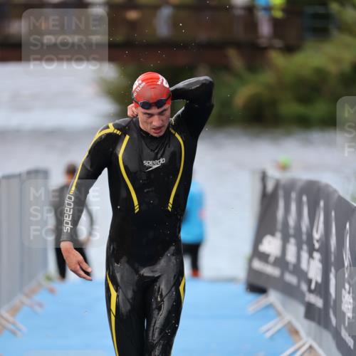 25.08.2024 - Elbe Triathlon Hamburg H.Heesch http://msf.ph/oto/6831954 25.08.2024 08:30:19 Schwimmen 37, 82 meine-sportfotos.de
