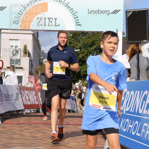 25.08.2024 - 20. Blankeneser Heldenlauf Strokosch-Dieckow http://msf.ph/oto/6832029 25.08.2024 10:26:56 Ziel 6030, 6476, 6506 meine-sportfotos.de