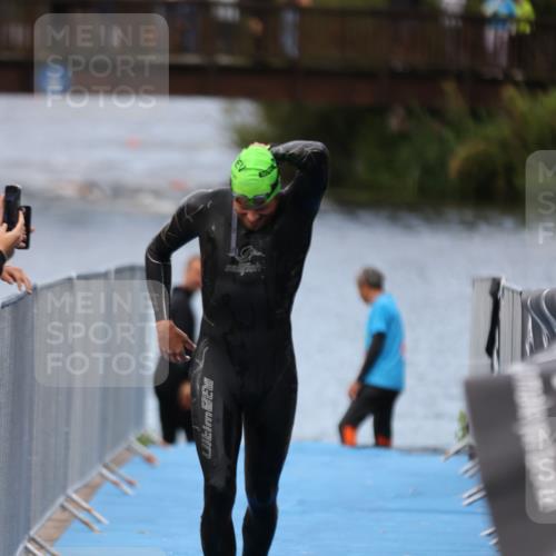 25.08.2024 - Elbe Triathlon Hamburg H.Heesch http://msf.ph/oto/6832184 25.08.2024 08:30:51 Schwimmen 106 meine-sportfotos.de
