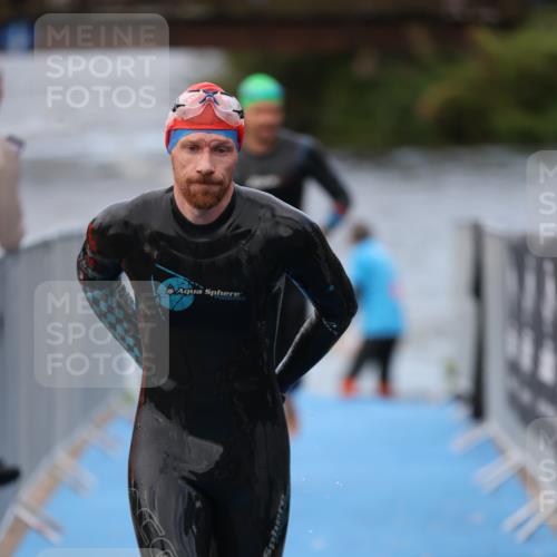 25.08.2024 - Elbe Triathlon Hamburg H.Heesch http://msf.ph/oto/6832842 25.08.2024 08:32:02 Schwimmen 34, 39, 56, 71, 75, 81, 89, 92, 100 meine-sportfotos.de