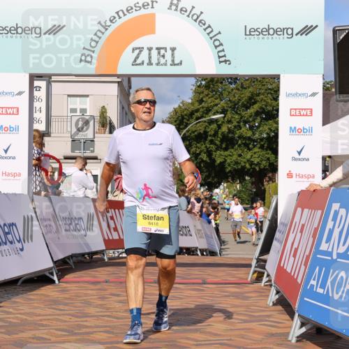 25.08.2024 - 20. Blankeneser Heldenlauf Strokosch-Dieckow http://msf.ph/oto/6832931 25.08.2024 10:27:18 Ziel 6418 meine-sportfotos.de
