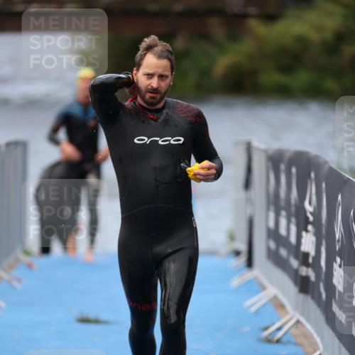 25.08.2024 - Elbe Triathlon Hamburg H.Heesch http://msf.ph/oto/6833378 25.08.2024 08:32:50 Schwimmen 42, 50, 91, 105 meine-sportfotos.de