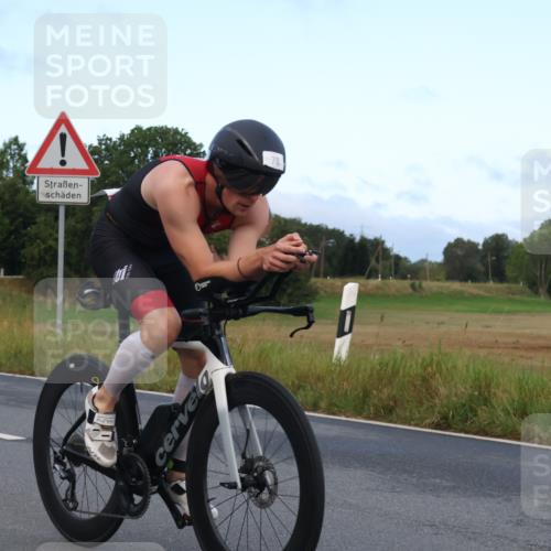 25.08.2024 - Elbe Triathlon Hamburg Fuchs,  Jonas http://msf.ph/oto/6833973 25.08.2024 08:37:56 Radfahren 78, 82 meine-sportfotos.de