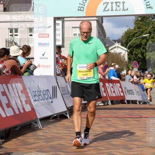 25.08.2024 - 20. Blankeneser Heldenlauf Strokosch-Dieckow http://msf.ph/oto/6834098 25.08.2024 10:27:45 Ziel 6063, 6282, 6397 meine-sportfotos.de