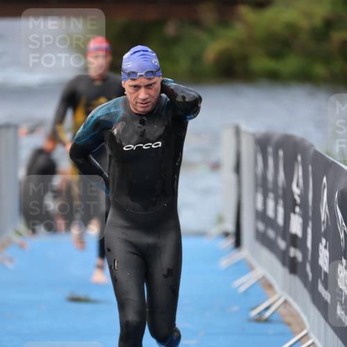 25.08.2024 - Elbe Triathlon Hamburg H.Heesch http://msf.ph/oto/6834336 25.08.2024 08:34:08 Schwimmen 35, 52, 55, 58, 61, 64, 69, 86 meine-sportfotos.de