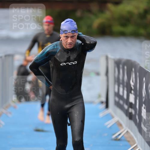 25.08.2024 - Elbe Triathlon Hamburg H.Heesch http://msf.ph/oto/6834355 25.08.2024 08:34:08 Schwimmen 35, 52, 55, 58, 61, 64, 69, 86 meine-sportfotos.de