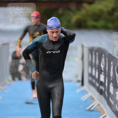 25.08.2024 - Elbe Triathlon Hamburg H.Heesch http://msf.ph/oto/6834372 25.08.2024 08:34:08 Schwimmen 35, 52, 55, 58, 61, 64, 69, 86 meine-sportfotos.de