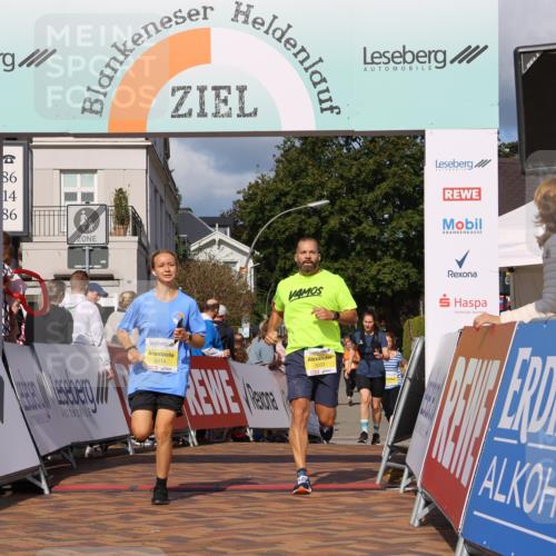 25.08.2024 - 20. Blankeneser Heldenlauf Strokosch-Dieckow http://msf.ph/oto/6834379 25.08.2024 10:27:53 Ziel 6010, 6063, 6074, 6203, 6214 meine-sportfotos.de