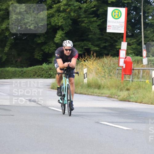 25.08.2024 - Elbe Triathlon Hamburg Fuchs,  Jonas http://msf.ph/oto/6834517 25.08.2024 08:40:28 Radfahren 95 meine-sportfotos.de