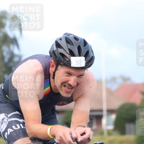 25.08.2024 - Elbe Triathlon Hamburg Fuchs,  Jonas http://msf.ph/oto/6834668 25.08.2024 08:40:45 Radfahren 92, 81 meine-sportfotos.de
