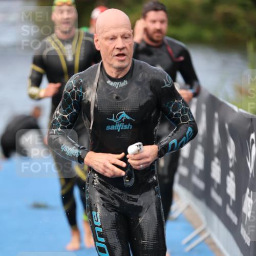 25.08.2024 - Elbe Triathlon Hamburg H.Heesch http://msf.ph/oto/6834955 25.08.2024 08:34:28 Schwimmen 35, 48, 52, 55, 58, 83, 84, 94, 97 meine-sportfotos.de