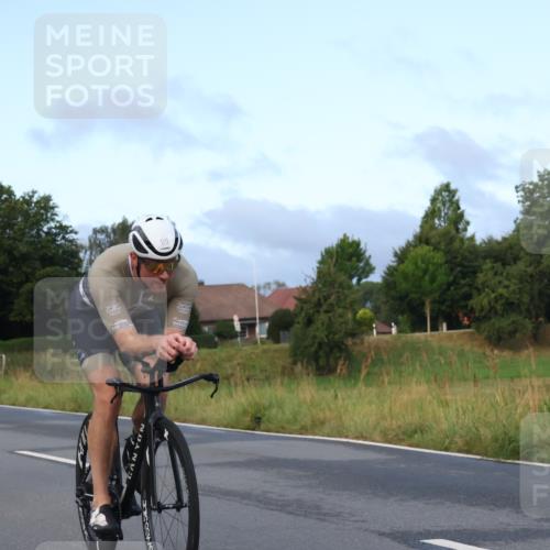 25.08.2024 - Elbe Triathlon Hamburg Fuchs,  Jonas http://msf.ph/oto/6835163 25.08.2024 08:41:31 Radfahren 99, 77, 42 meine-sportfotos.de