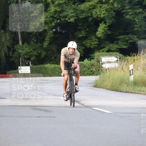 25.08.2024 - Elbe Triathlon Hamburg Fuchs,  Jonas http://msf.ph/oto/6835309 25.08.2024 08:41:45 Radfahren 105 meine-sportfotos.de