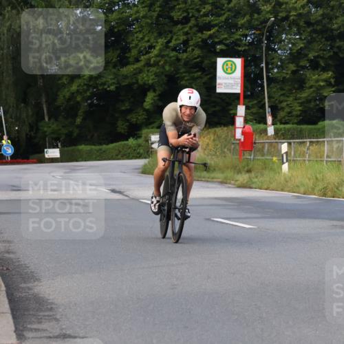 25.08.2024 - Elbe Triathlon Hamburg Fuchs,  Jonas http://msf.ph/oto/6835371 25.08.2024 08:41:47 Radfahren 105 meine-sportfotos.de