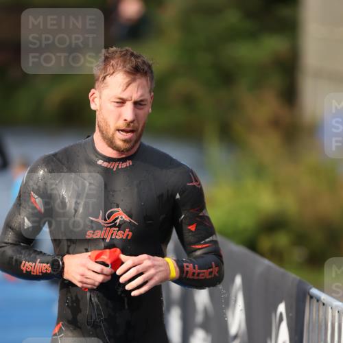 25.08.2024 - Elbe Triathlon Hamburg H.Heesch http://msf.ph/oto/6836266 25.08.2024 08:35:44 Schwimmen 59, 72, 74, 87, 98 meine-sportfotos.de