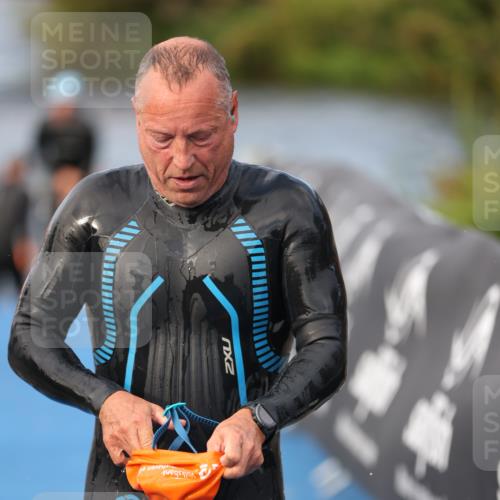 25.08.2024 - Elbe Triathlon Hamburg H.Heesch http://msf.ph/oto/6836389 25.08.2024 08:35:51 Schwimmen 45, 59, 72, 87, 98 meine-sportfotos.de