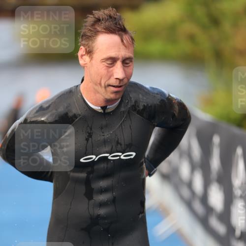 25.08.2024 - Elbe Triathlon Hamburg H.Heesch http://msf.ph/oto/6836464 25.08.2024 08:35:58 Schwimmen 45, 54, 72, 87, 88, 98 meine-sportfotos.de