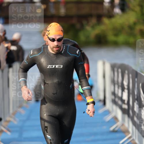 25.08.2024 - Elbe Triathlon Hamburg H.Heesch http://msf.ph/oto/6836570 25.08.2024 08:36:08 Schwimmen 43, 45, 46, 54, 72, 88, 98 meine-sportfotos.de