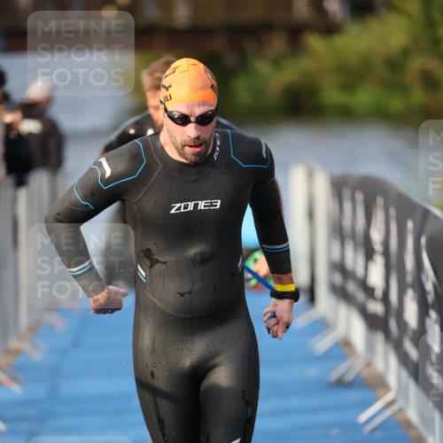 25.08.2024 - Elbe Triathlon Hamburg H.Heesch http://msf.ph/oto/6836605 25.08.2024 08:36:08 Schwimmen 43, 45, 46, 54, 72, 88, 98 meine-sportfotos.de