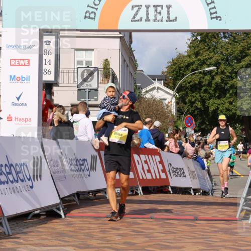 25.08.2024 - 20. Blankeneser Heldenlauf Strokosch-Dieckow http://msf.ph/oto/6837307 25.08.2024 10:28:53 Ziel 6007, 6077, 6233, 6301, 6303, 6434, 6435 meine-sportfotos.de