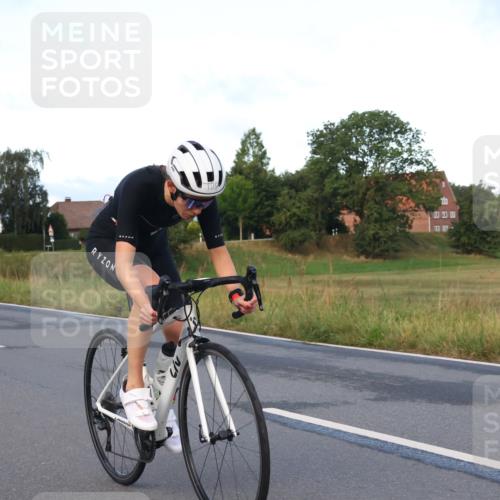 25.08.2024 - Elbe Triathlon Hamburg Fuchs,  Jonas http://msf.ph/oto/6837459 25.08.2024 08:50:18 Radfahren 109 meine-sportfotos.de