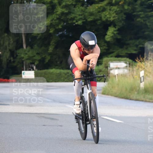 25.08.2024 - Elbe Triathlon Hamburg Fuchs,  Jonas http://msf.ph/oto/6837522 25.08.2024 08:50:42 Radfahren 78 meine-sportfotos.de