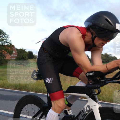 25.08.2024 - Elbe Triathlon Hamburg Fuchs,  Jonas http://msf.ph/oto/6837563 25.08.2024 08:50:44 Radfahren 78 meine-sportfotos.de
