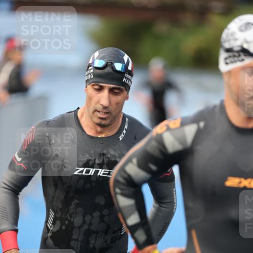 25.08.2024 - Elbe Triathlon Hamburg H.Heesch http://msf.ph/oto/6837691 25.08.2024 08:38:59 Schwimmen 66, 101, 111 meine-sportfotos.de