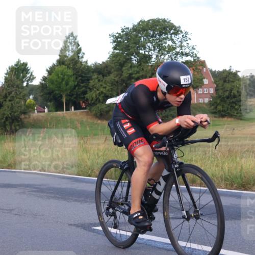 25.08.2024 - Elbe Triathlon Hamburg Fuchs,  Jonas http://msf.ph/oto/6837887 25.08.2024 08:51:43 Radfahren 180, 187 meine-sportfotos.de